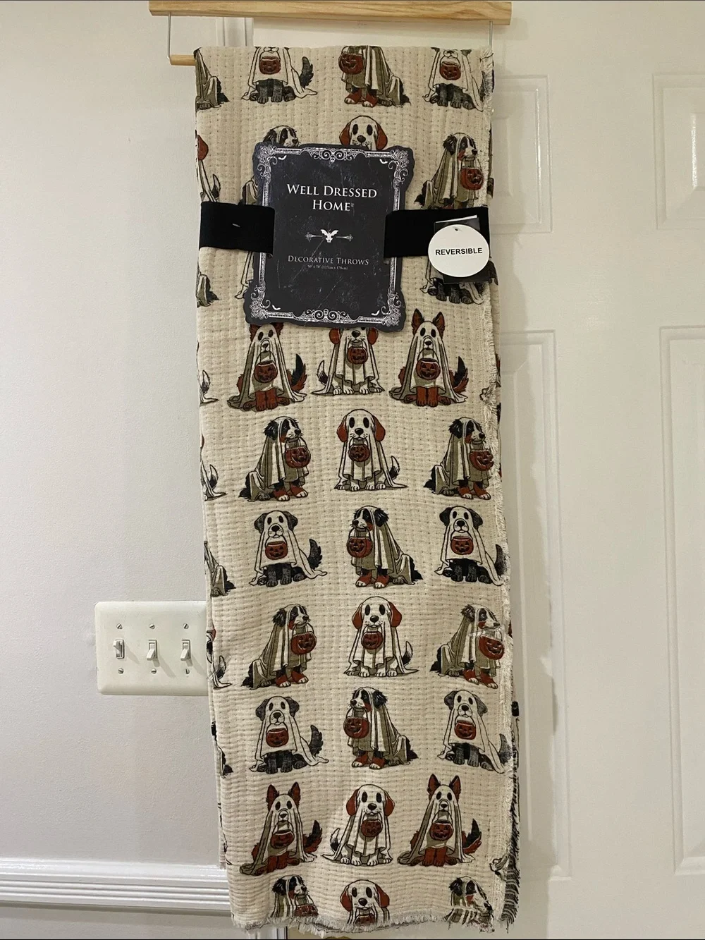 NWT.  Well Dressed Home, Halloween  dogs, decorative throw blanket.